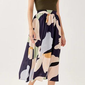 Love Bonito - Gracen Ruched Flare Midi Skirt in Alluring Bloom, Navy